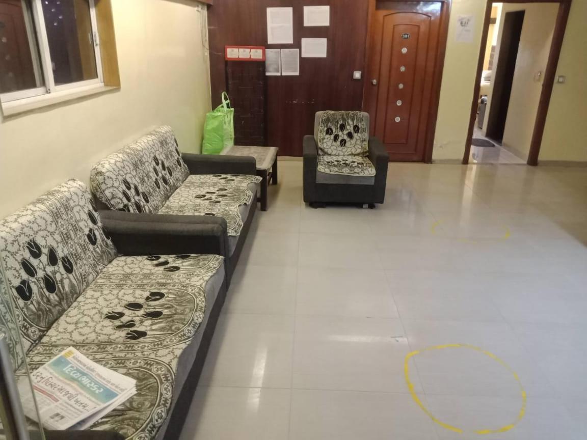 Hotel Kadamb Inn Ahmedabad Exterior photo